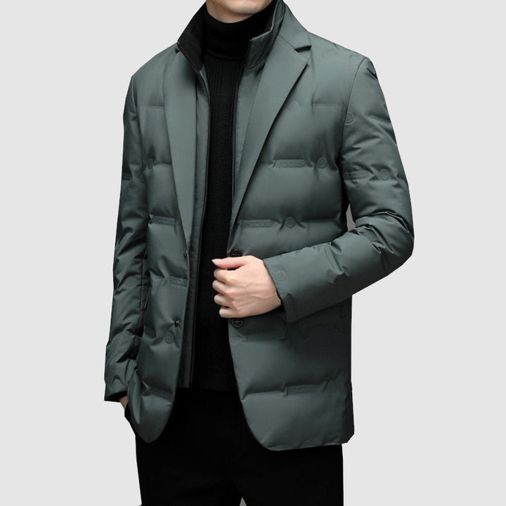 Uniwersalna męska pikowana kurtka przejściowa. Casualowa i elegancka, komfortowa na co dzień, styl miejski.