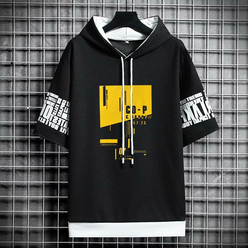 Streetwearowa męska bluza z kapturem, krótki rękaw. Letni design i dynamiczny nadruk graffiti na co dzień.