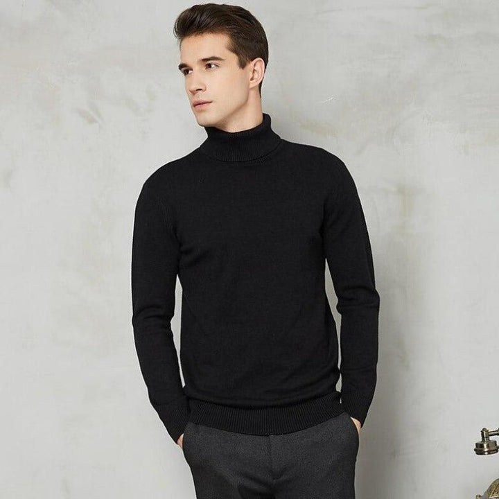 Męski golf dopasowany, elegancki sweter zimowy. Komfortowy styl dla mężczyzn na jesień.