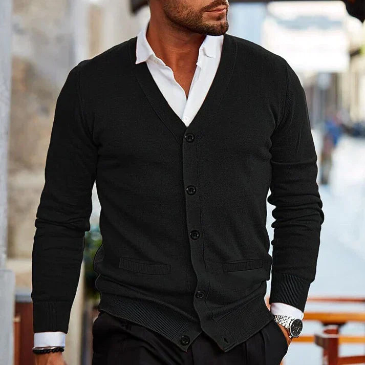Męski kardigan na guziki, ciepły sweter na jesień/zimę. Elegancki i casualowy styl dla mężczyzn.