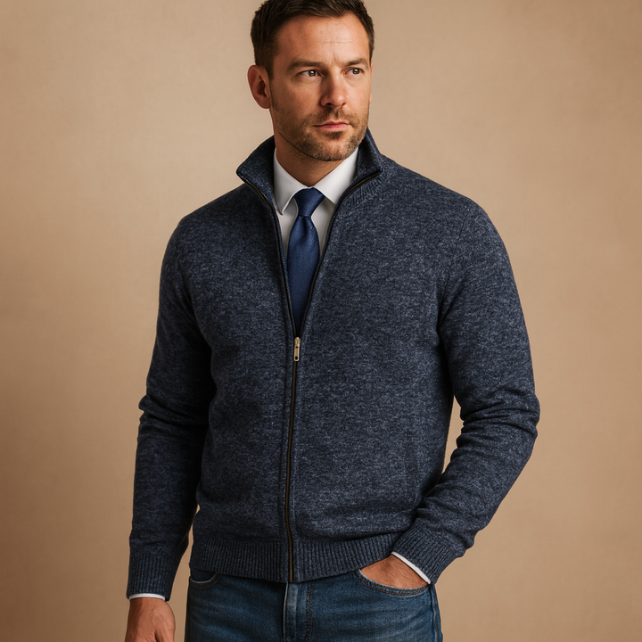 Elegancki sweter rozpinany męski, widok z boku na stójkę i zamek