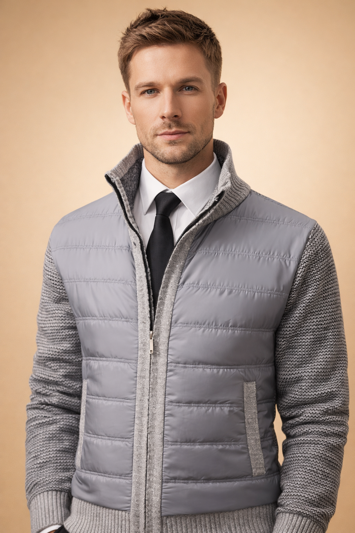 Elegancki sweter męski z zamkiem, wygodny kardigan na zimę w miejskim stylu. Moda męska casual.