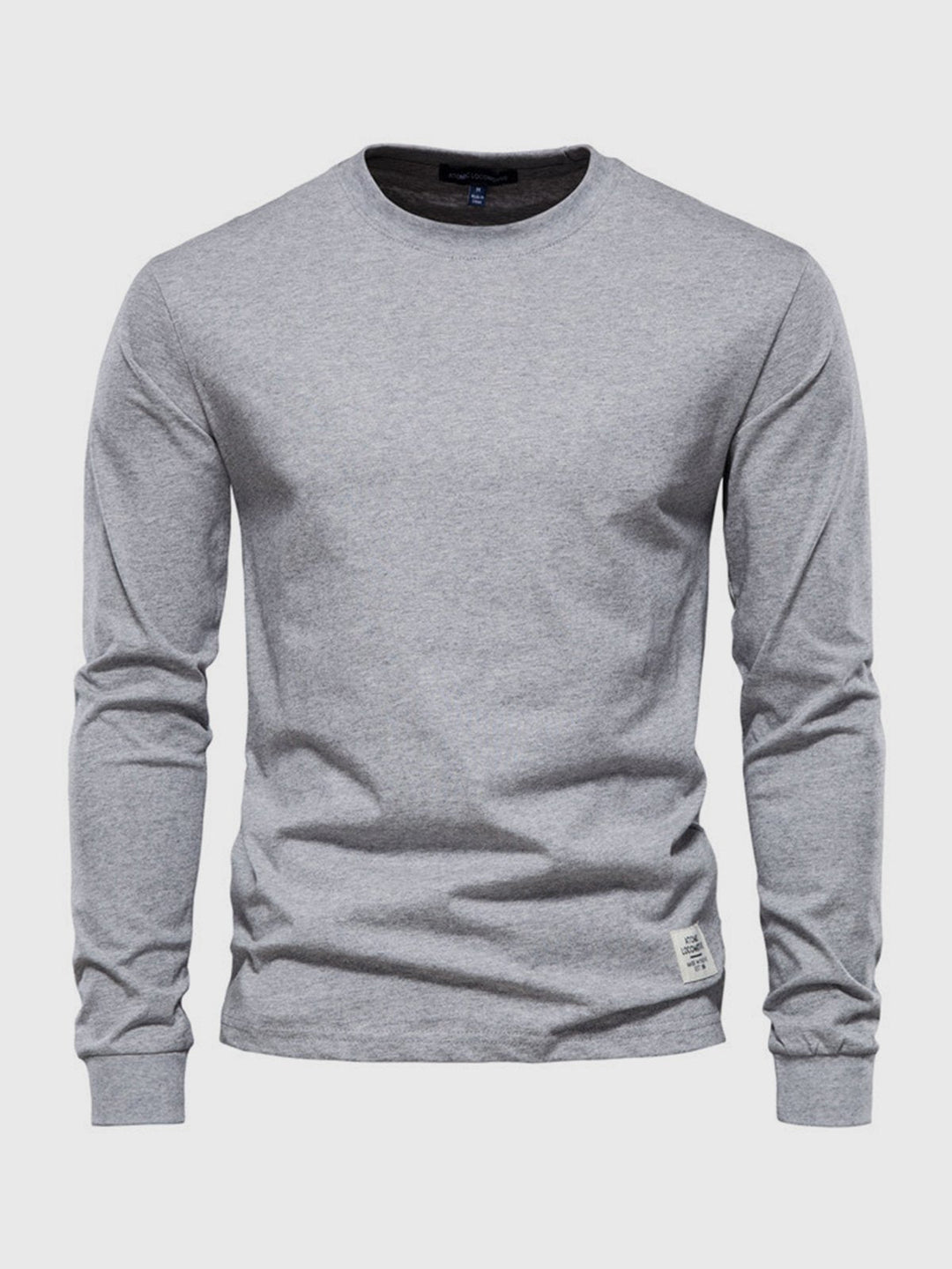 Wygodny longsleeve męski, koszulka z długim rękawem, odzież męska idealna do casualowych zestawów na co dzień.