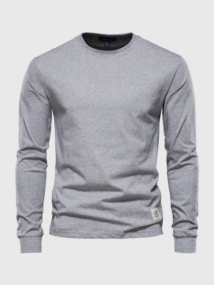 Wygodny longsleeve męski, koszulka z długim rękawem, odzież męska idealna do casualowych zestawów na co dzień.