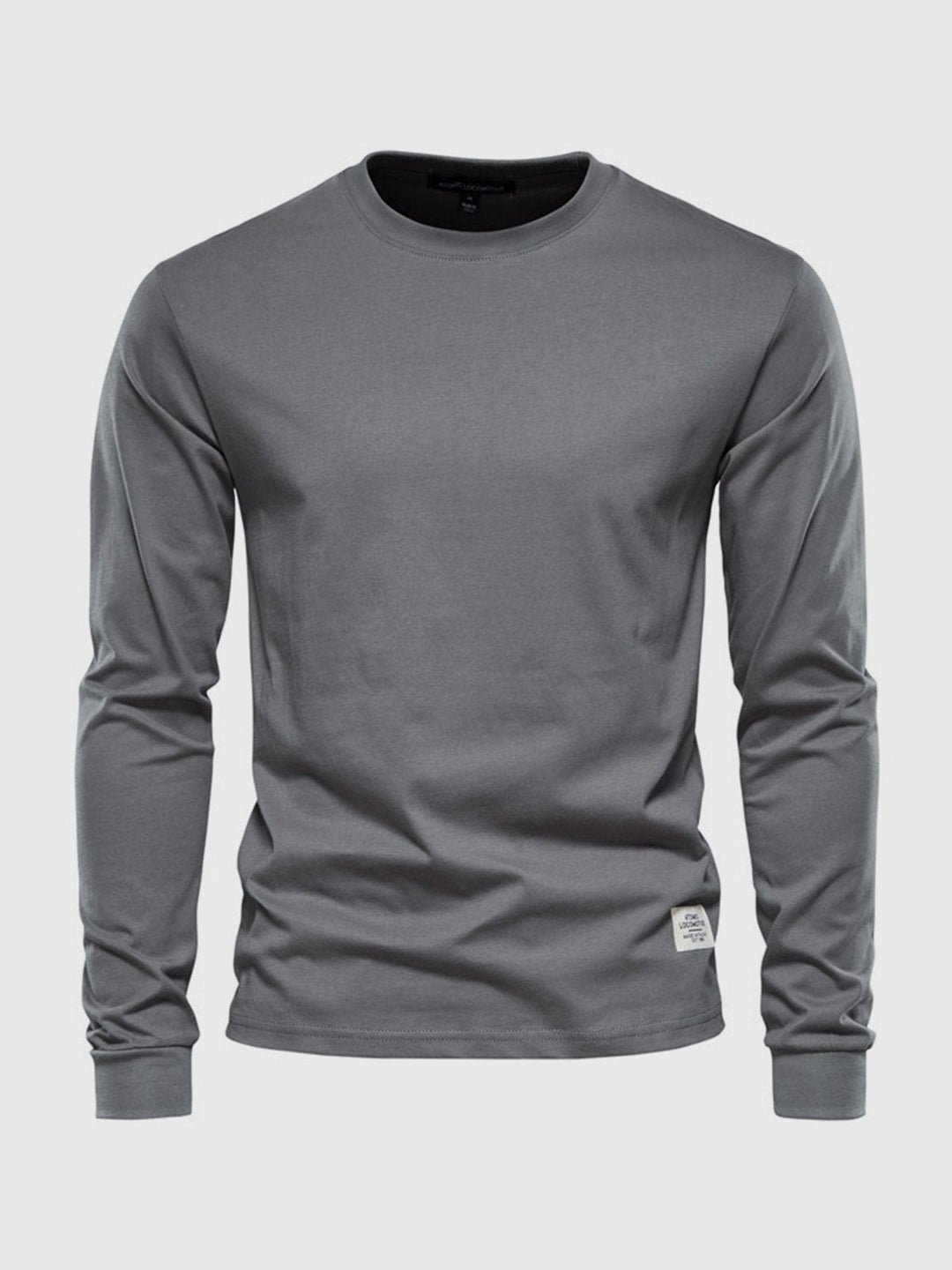 Nowoczesny longsleeve męski, koszulka z długim rękawem, kluczowy element męskiej mody do stylizacji codziennych.