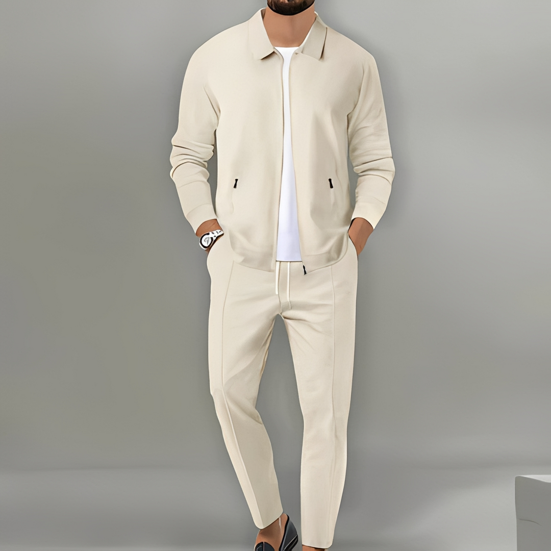 Męski modny zestaw casual, góra i spodnie, idealny na co dzień. Wygodny strój męski z eleganckim stylem.