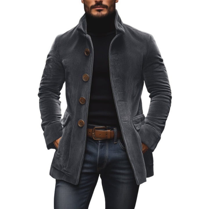 Płaszcz męski w stylu vintage slim fit bokiem. Nowoczesna odzież męska, idealna na wiosnę.