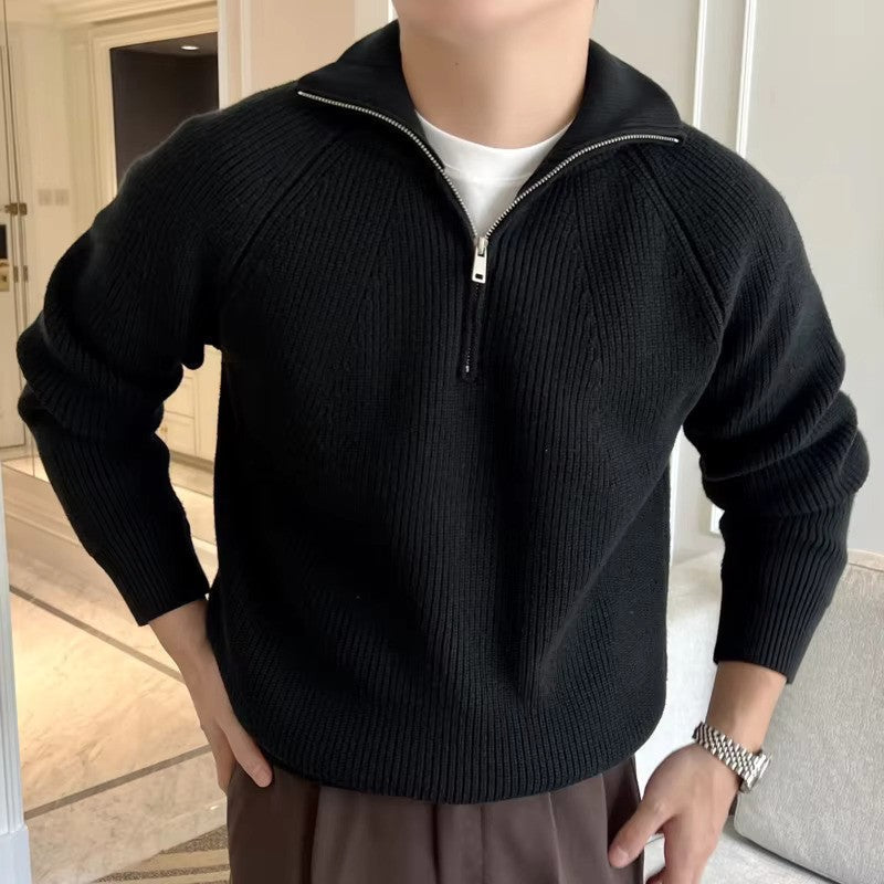 Elegancki męski sweter prążkowany z dekoltem na zamek, modny dodatek do casualowych stylizacji.