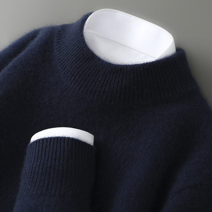 Męski sweter retro ciepły z okrągłym dekoltem. Komfortowa odzież męska na jesień, casualowy i modny wygląd.
