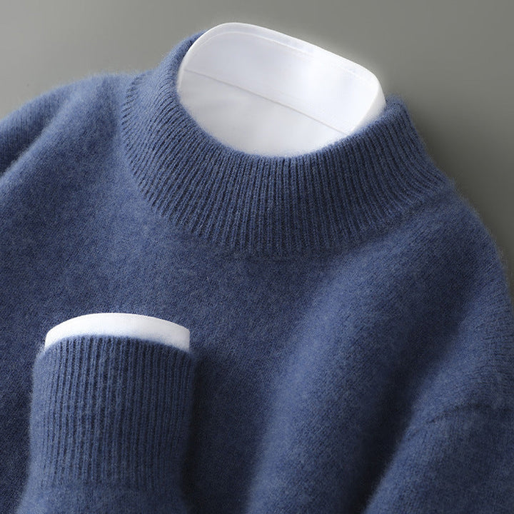 Stylowy sweter męski retro, ciepły na zimę. Klasyczny fason, odzież męska casual, idealny na co dzień.