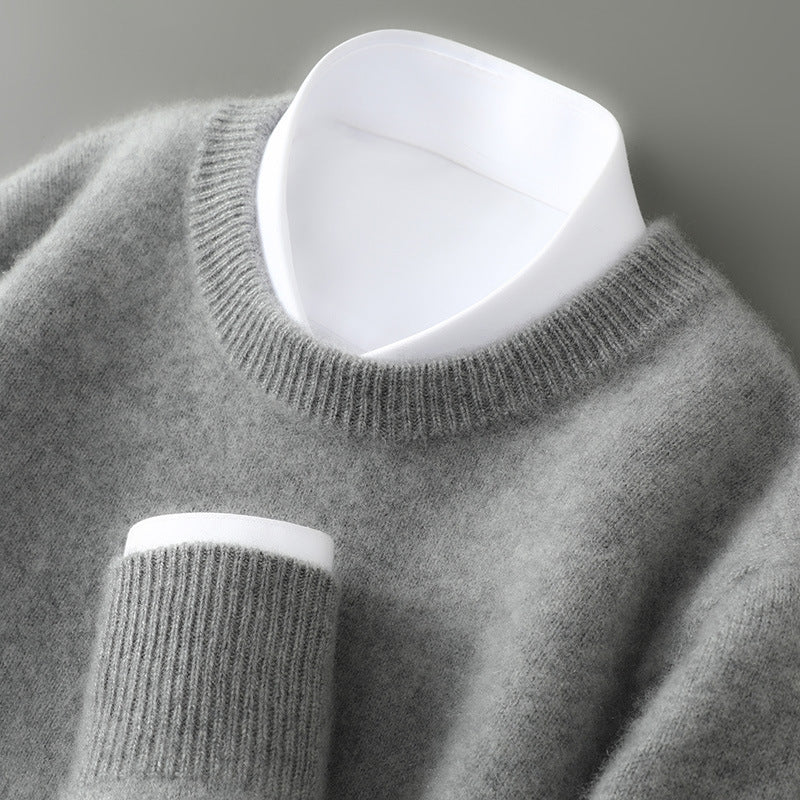 Modny męski sweter retro z okrągłym dekoltem. Ciepły i wygodny, odzież męska casual na zimę.