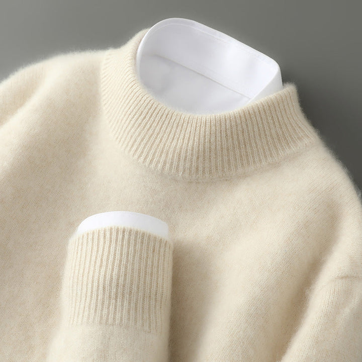 Beżowy męski sweter retro z okrągłym dekoltem. Ciepła odzież męska na jesień, modny i uniwersalny.