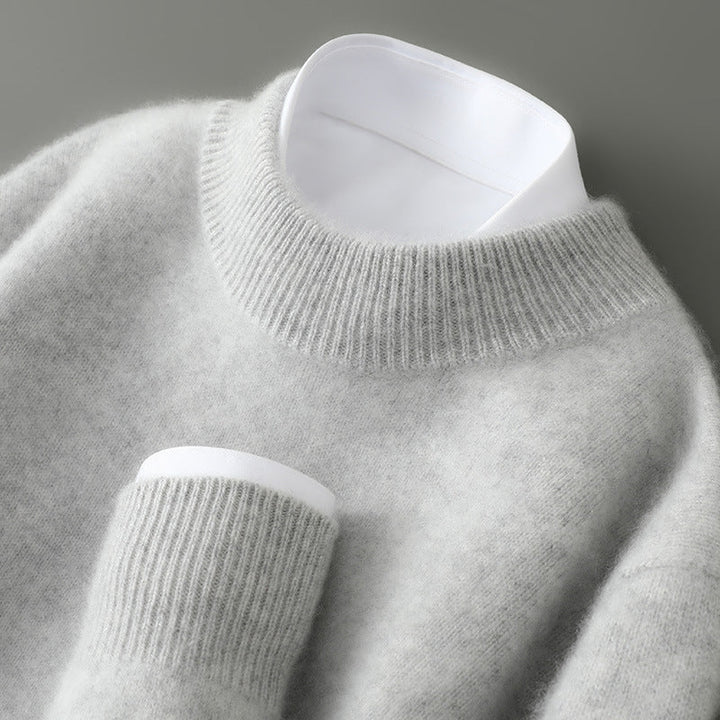 Męski sweter retro ciepły, idealny na zimę. Klasyczny fason, komfortowa odzież męska do jesiennych stylizacji.