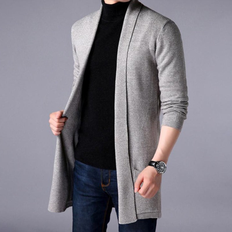 Modny męski sweter rozpinany, kardigan z kieszeniami, doskonały do casualowych stylizacji na jesień i zimę.
