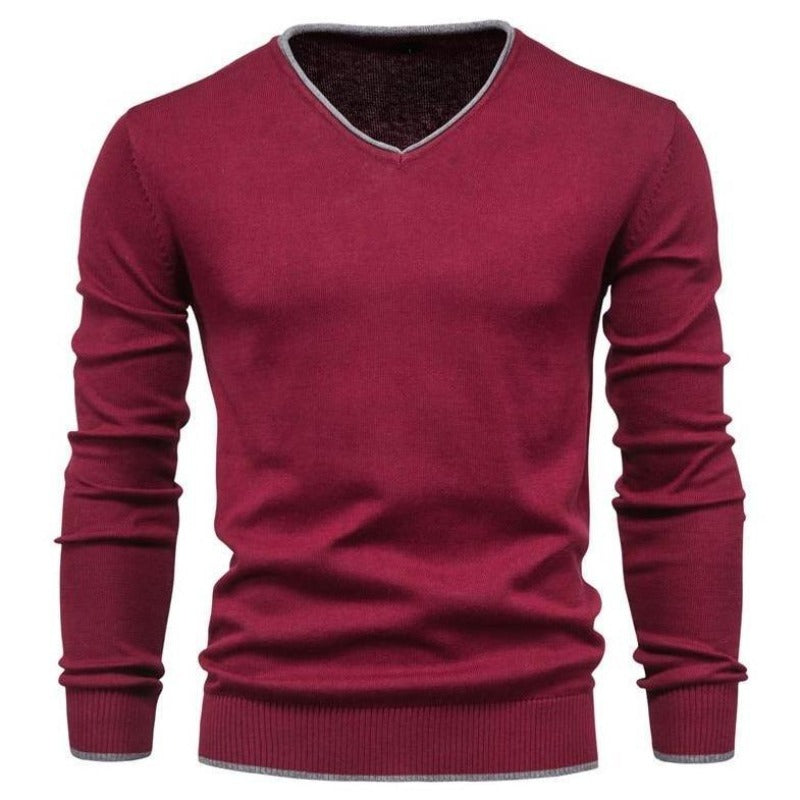 Nowoczesny męski sweter slim fit z dekoltem w serek. Modny fason dla mężczyzn ceniących styl i komfort w dzianinie.