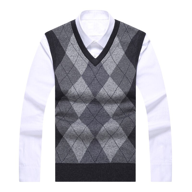 Męski sweter z dekoltem V w klasyczną kratę. Elegancka kamizelka męska slim fit, bez rękawów.