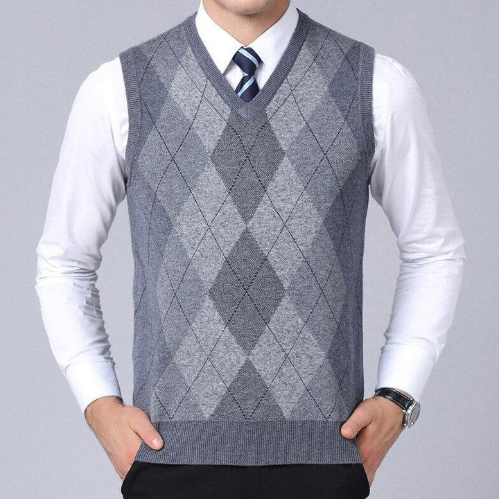 Elegancki męski sweter slim fit w kratę. Modna kamizelka z dekoltem V, doskonała na formalne okazje.