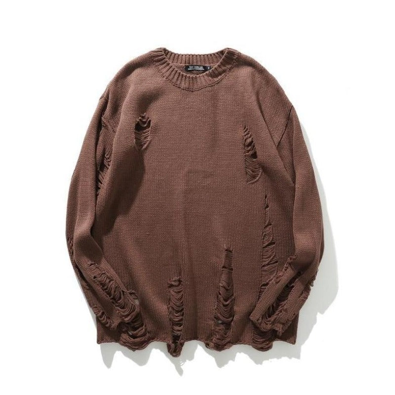 Casualowy sweter męski z dekoltem w łódkę, modne przetarcia dodają stylu. Zapewnia komfort noszenia.