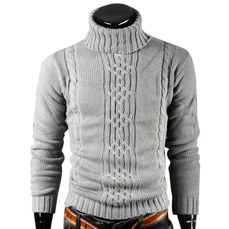 Męski sweter z wysokim kołnierzem, golfem i modnym wzorem warkoczowym. Ciepły sweter zimowy, casualowy styl.
