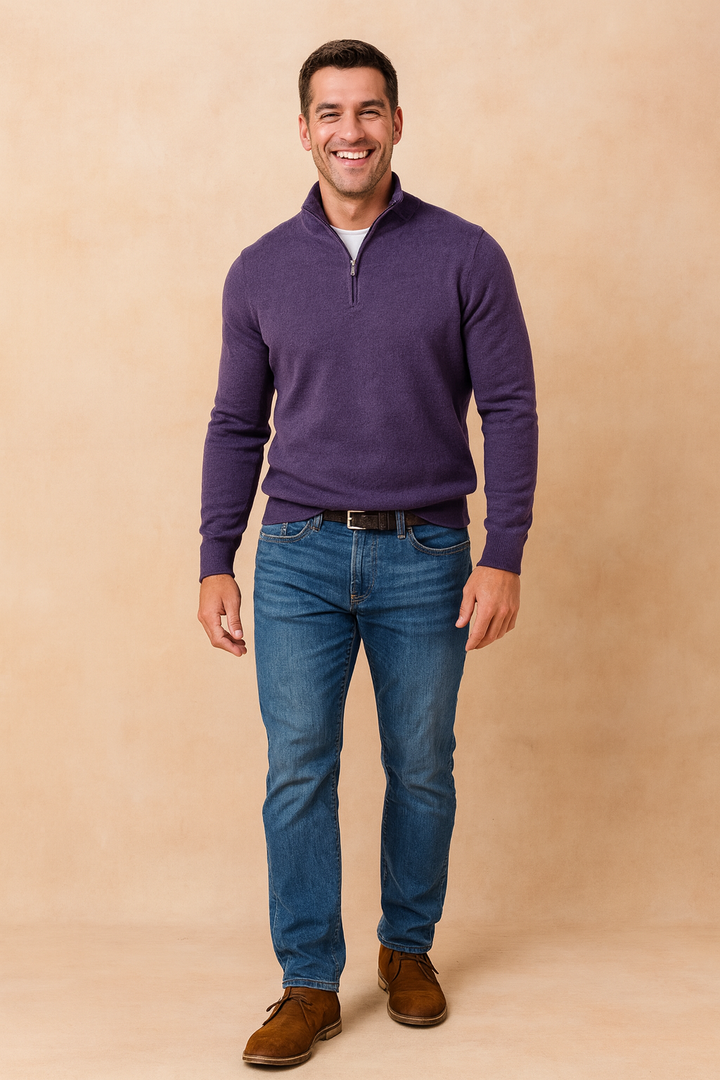 Uniwersalny męski sweter z zamkiem, idealny do eleganckich i codziennych outfitów. Casualowy styl.