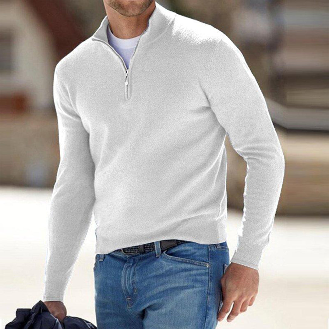Męski sweter zimowy ze stójką i zamkiem. Ciepły, modny sweter na chłodne dni, styl casual.