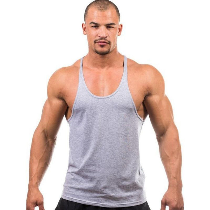 Stylowy tank top męski, jednokolorowy bezrękawnik. Komfortowa odzież letnia i moda męska na co dzień.
