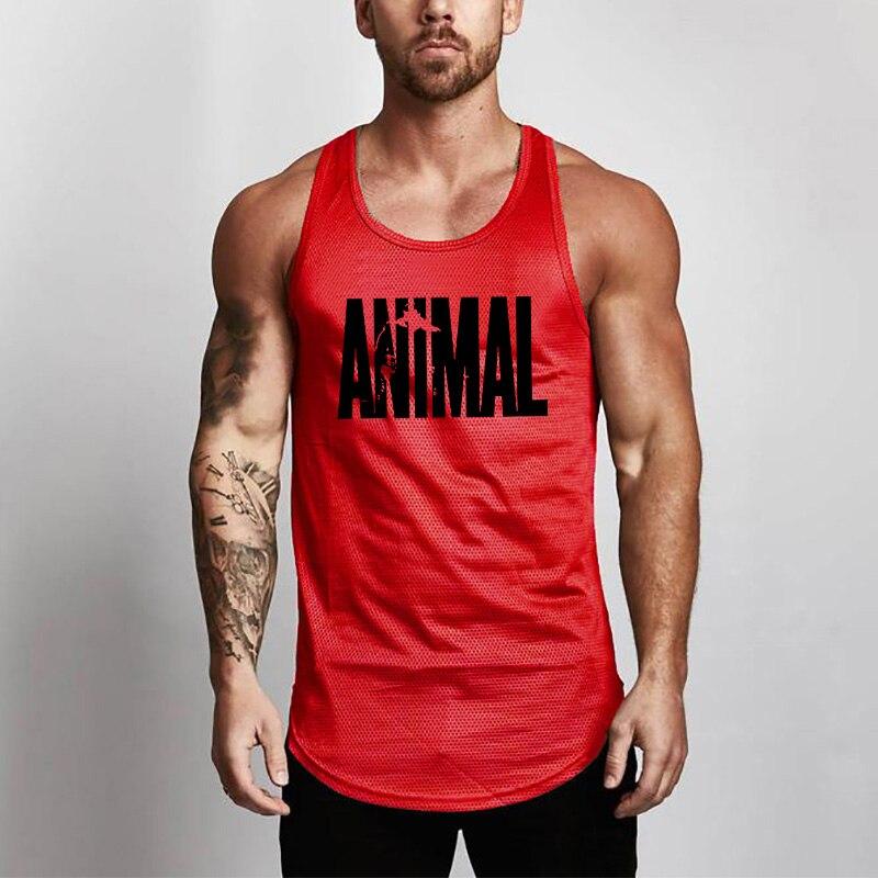 Stylowy męski tank top z modnym napisem, slim fit, doskonały na letnie dni i aktywność fizyczną.