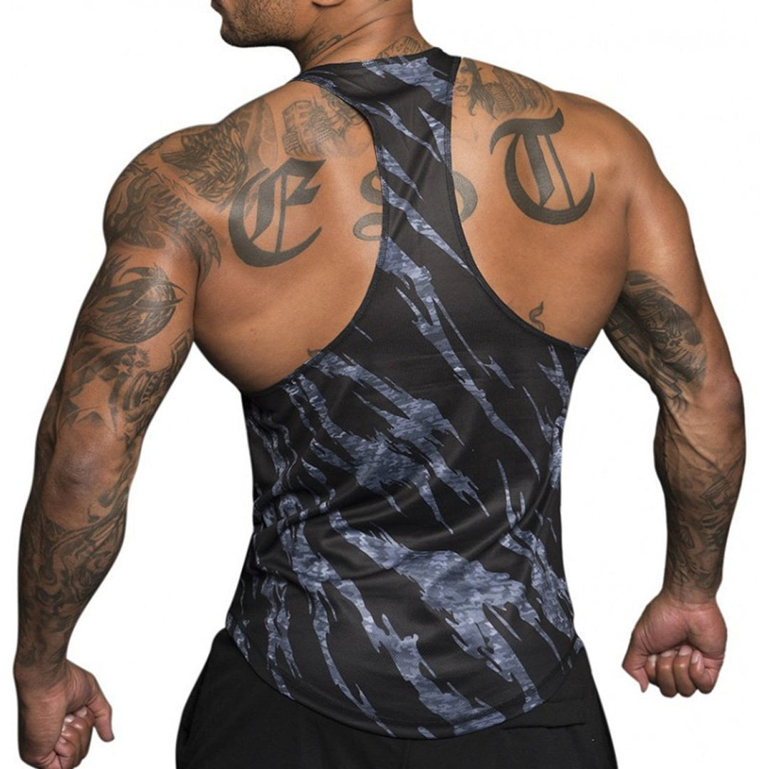 Czarny męski tank top z modnym nadrukiem. Koszulka bez rękawów, odzież sportowa na lato, dopasowany krój.
