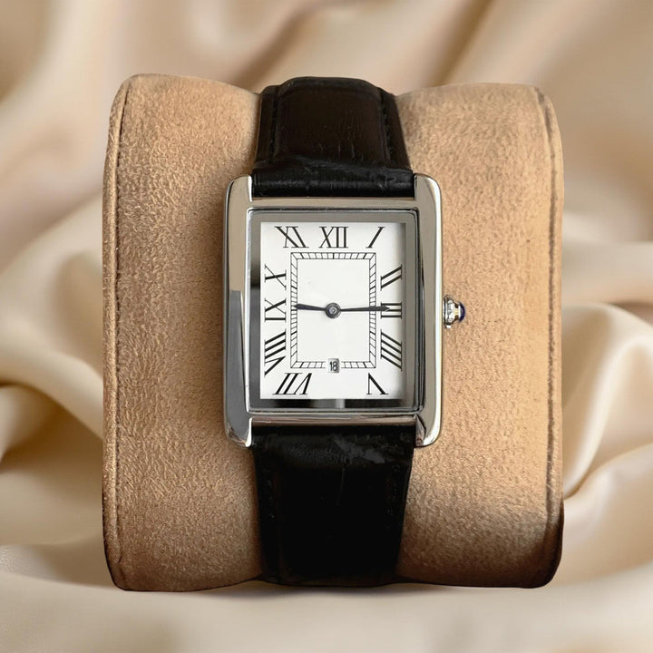 Klasyczny męski zegarek analogowy w stylu retro z kwadratową tarczą, idealny do eleganckich stylizacji.
