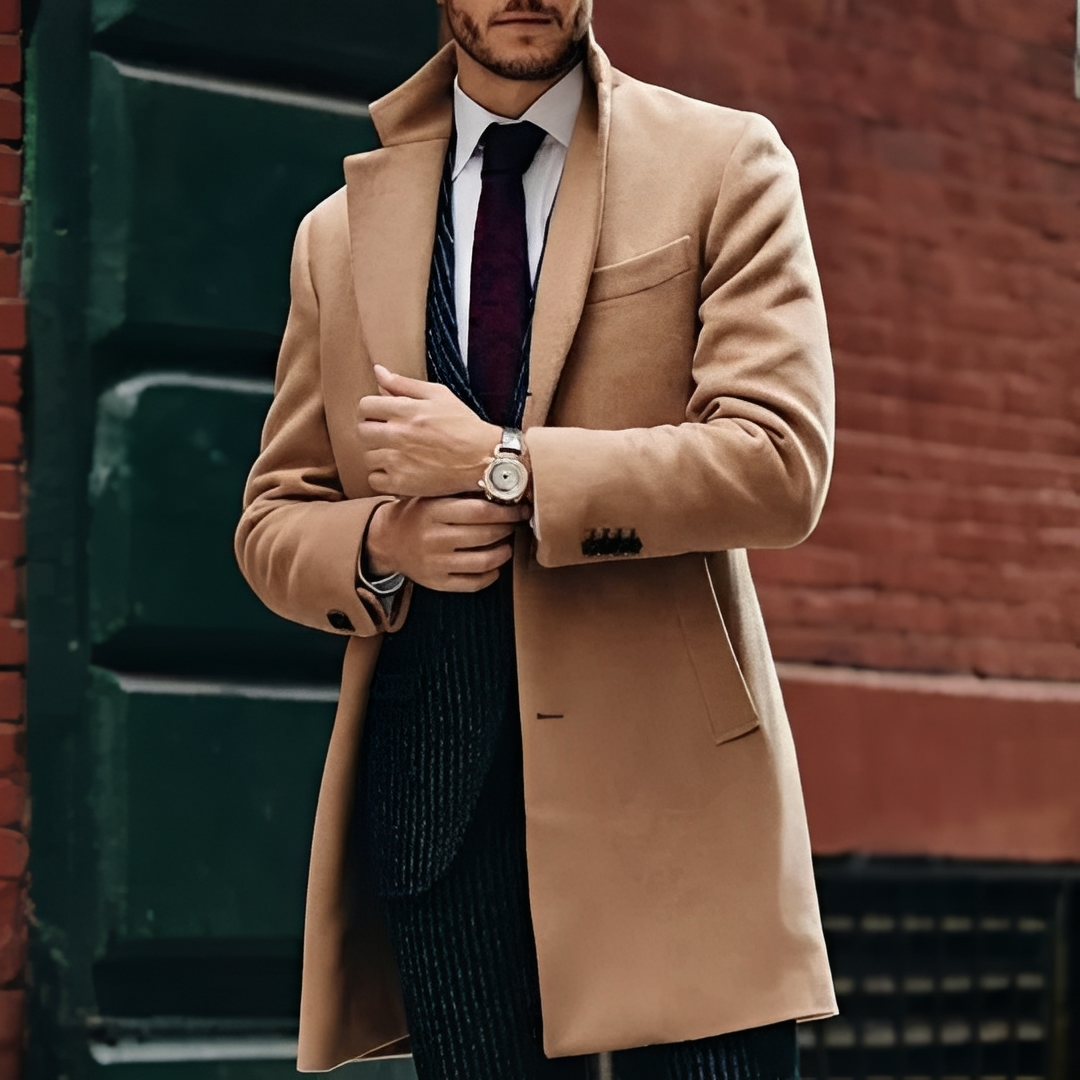 Męski zimowy płaszcz trench, ciepły i elegancki. Idealny do stylizacji biznesowych i casualowych. Klasyka mody męskiej.