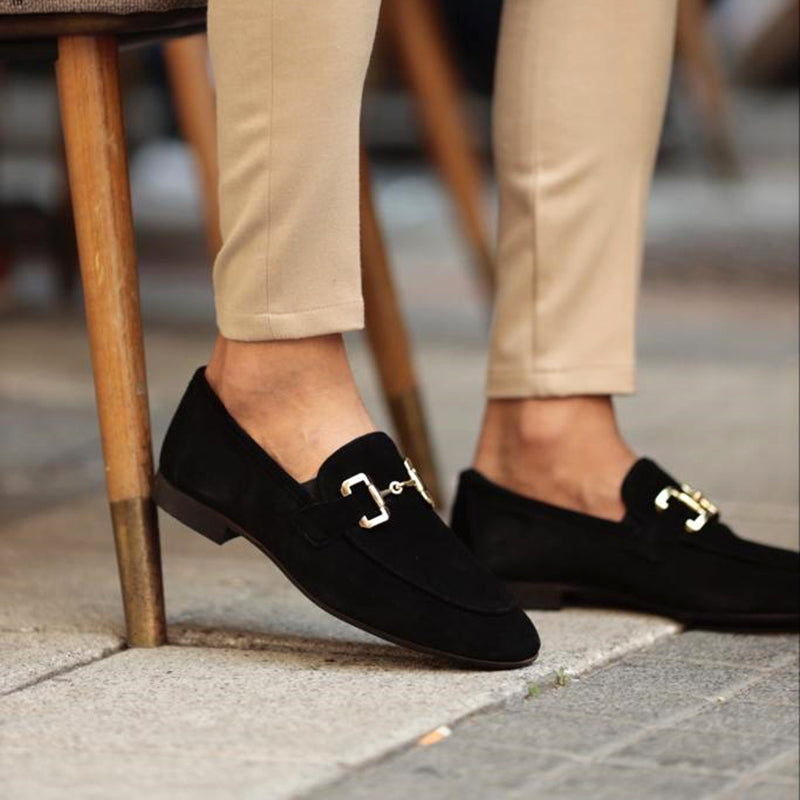 Eleganckie męskie loafery z metalową klamrą. Doskonałe do casualowych i smart-casualowych stylizacji. Komfortowe.