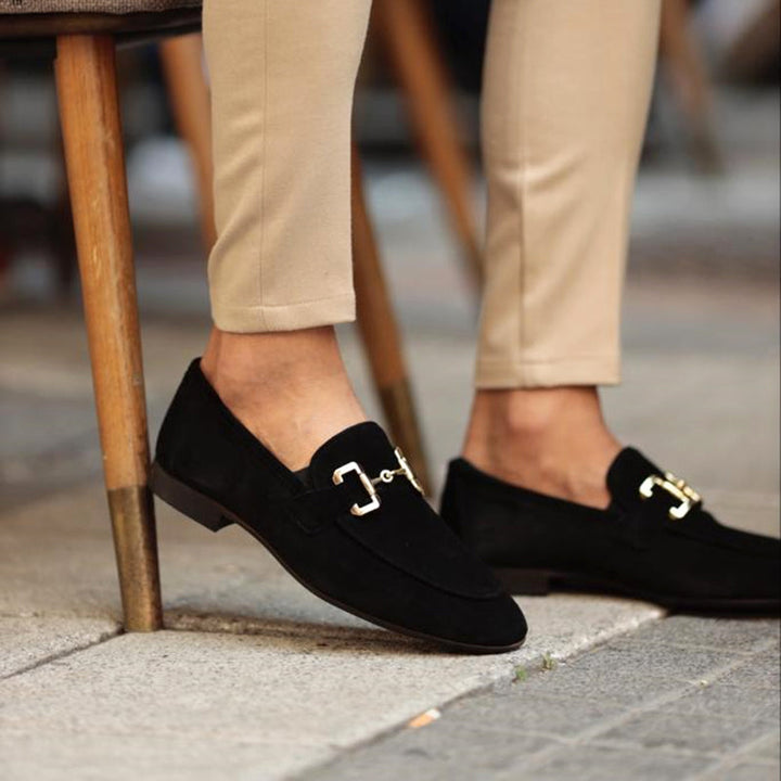 Eleganckie męskie loafery z metalową klamrą. Doskonałe do casualowych i smart-casualowych stylizacji. Komfortowe.