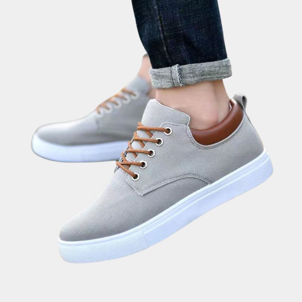 Stylowe męskie buty casualowe, niskie, w beżowym odcieniu. Idealne na wiosnę, lato i jesień.
