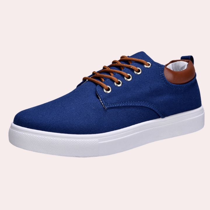 Niskie męskie buty casualowe, sznurowane, zapewniające komfort. Modny design na wiosnę i jesień.