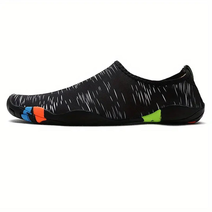 Męskie buty do wody wsuwane, antypoślizgowe. Idealne na plażę, basen i sporty wodne. Szybkoschnące i lekkie.