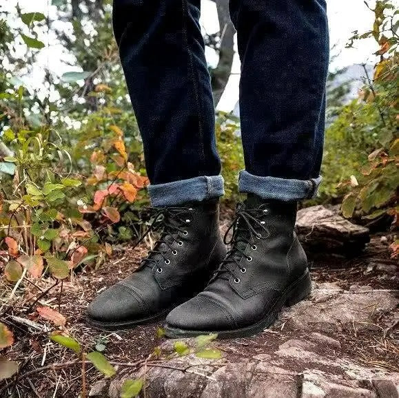 Klasyczne męskie buty Halfdan, ręcznie wykonane. Stylowe sznurowane obuwie męskie idealne na jesień i wiosnę.