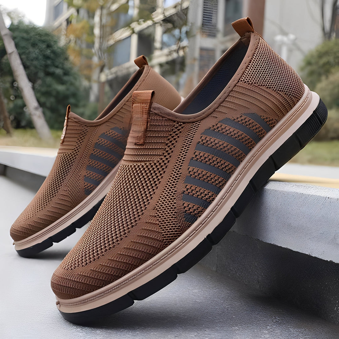 Męskie buty slip-on Henrick, komfortowe i przewiewne, idealne na wiosnę i lato. Casualowy styl do codziennych stylizacji.