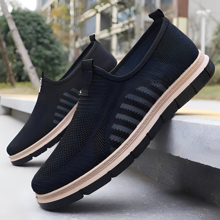 Wygodne męskie buty slip-on Henrick, łatwe do założenia, idealne jako przewiewne obuwie codzienne na lato.