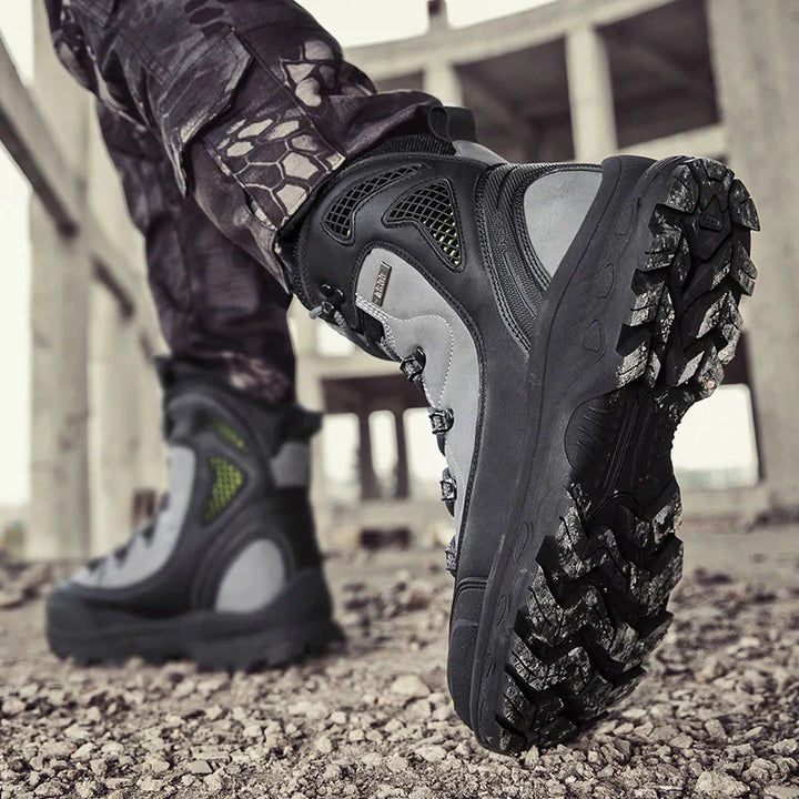 Sportowe męskie buty trekkingowe na outdoorowe wyprawy. Komfort i bezpieczeństwo na szlaku.