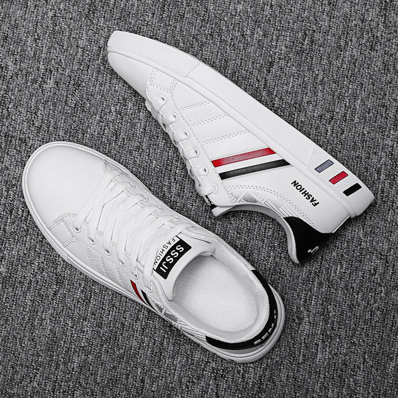 Męskie sportowe sneakersy casual z ozdobnymi paskami. Wygodne, niskie obuwie miejskie, idealne do letnich stylizacji.