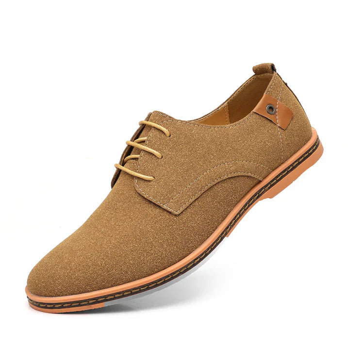 Męskie buty smart casual w klasycznym stylu. Wygodne obuwie męskie, idealne do codziennych i eleganckich stylizacji.