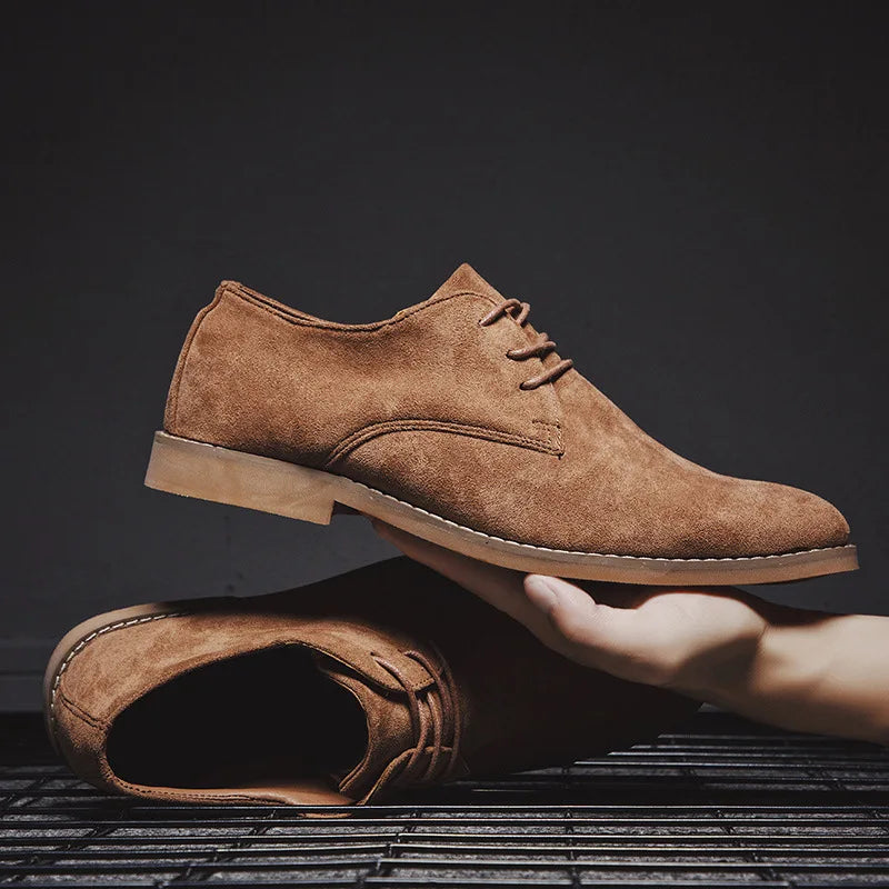 Męskie eleganckie buty sznurowane, idealne do garnituru. Klasyczne obuwie biznesowe, wygodne i stylowe.