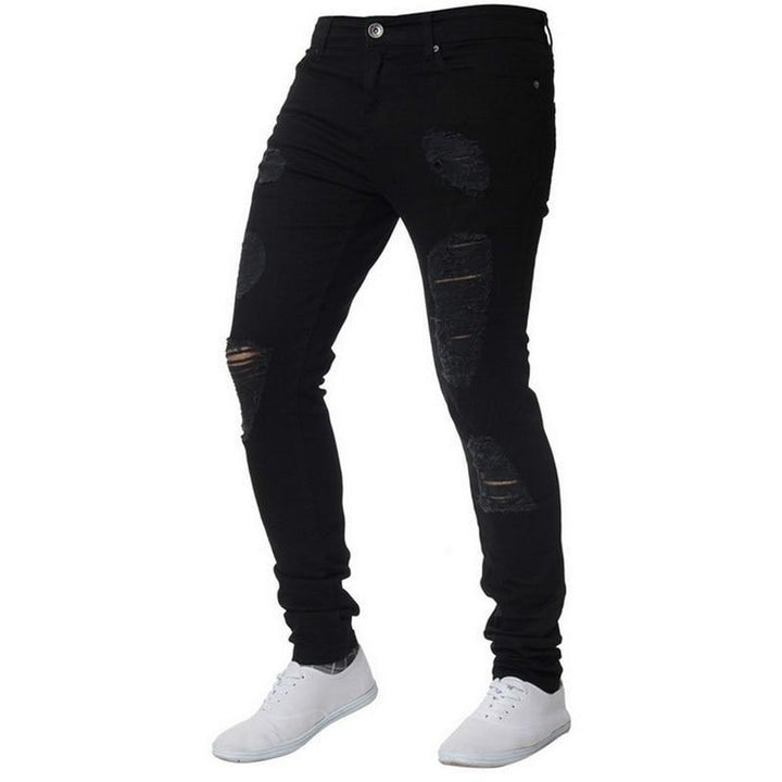 Czarne męskie jeansy slim fit z modnymi przetarciami. Komfortowe i stylowe, świetne do casualowych outfitów.