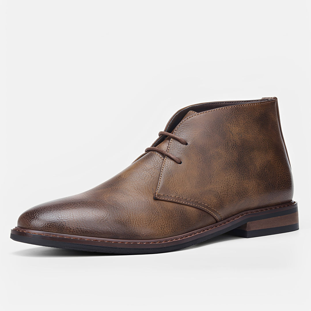 Eleganckie męskie buty chukka, idealne do codziennych i formalnych stylizacji. Wygodne, modne obuwie na zimę.