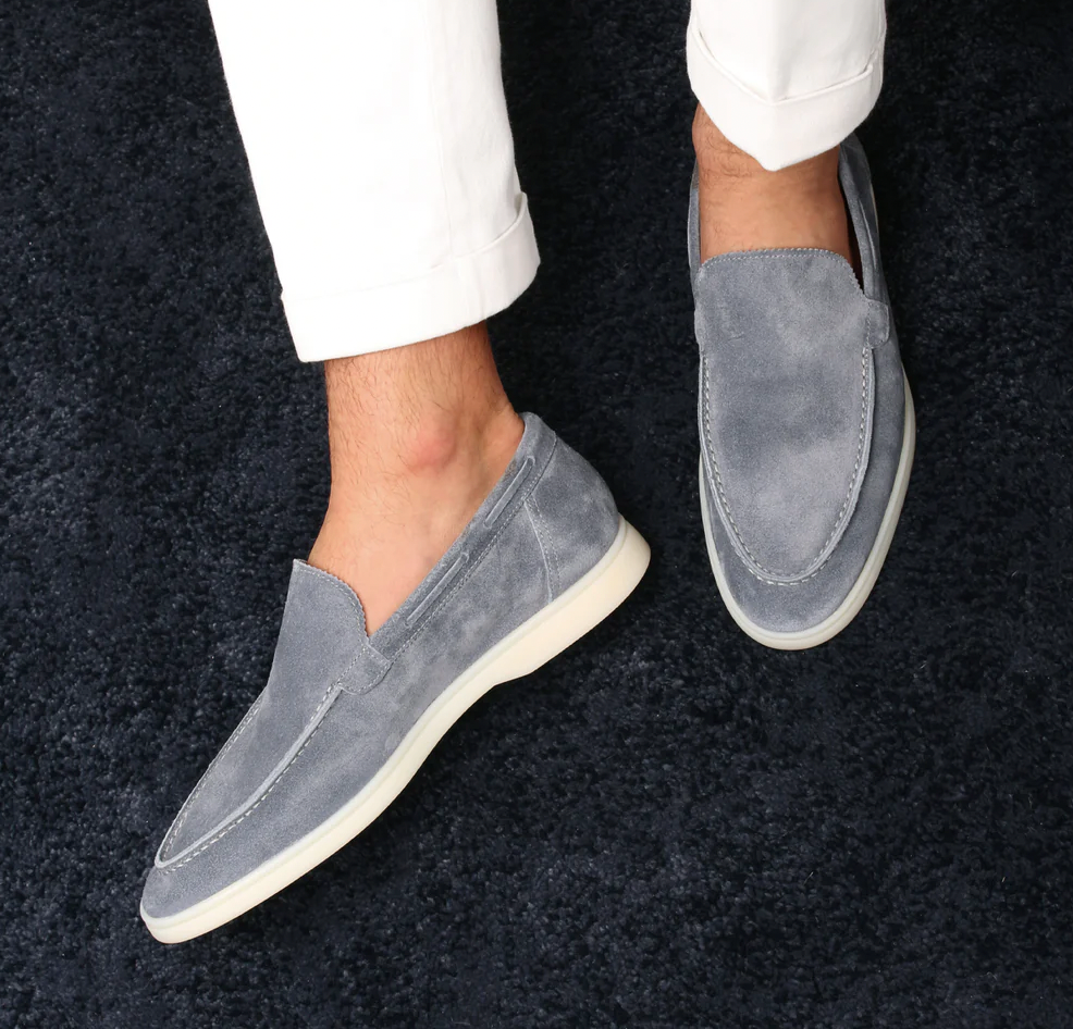 Męskie klasyczne loafersy, elegancja i komfort. Idealne obuwie na co dzień oraz specjalne okazje.