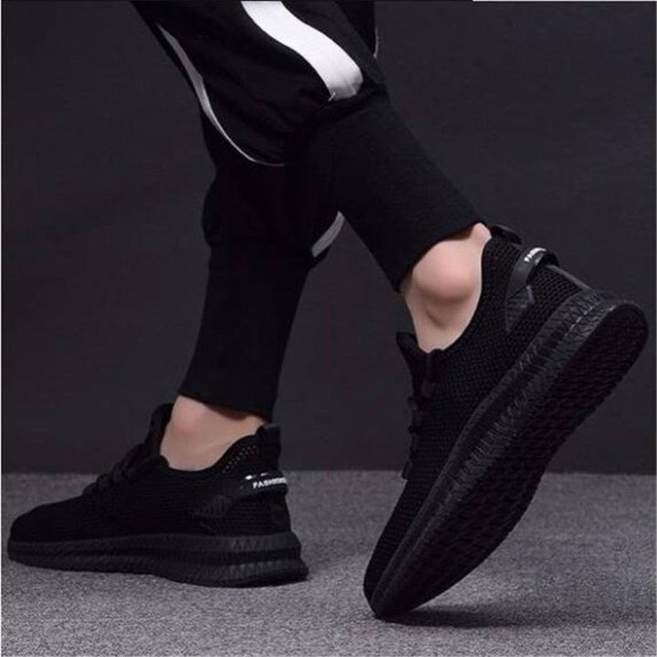 Stylowe męskie sneakersy do codziennych stylizacji, lekkie i komfortowe.