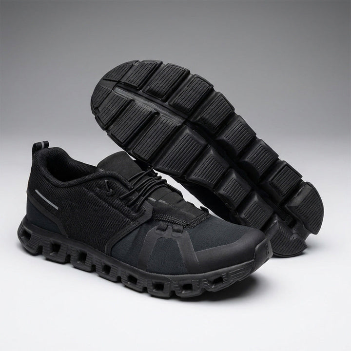 Wygodne męskie sneakersy z niską cholewką, sznurowane, doskonałe do aktywności i na styl uliczny.