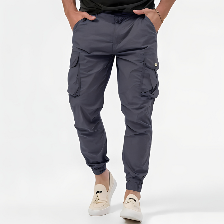 Męskie nowoczesne spodnie cargo joggers w stylu streetwear, wygodne, z praktycznymi kieszeniami. Idealne na co dzień.
