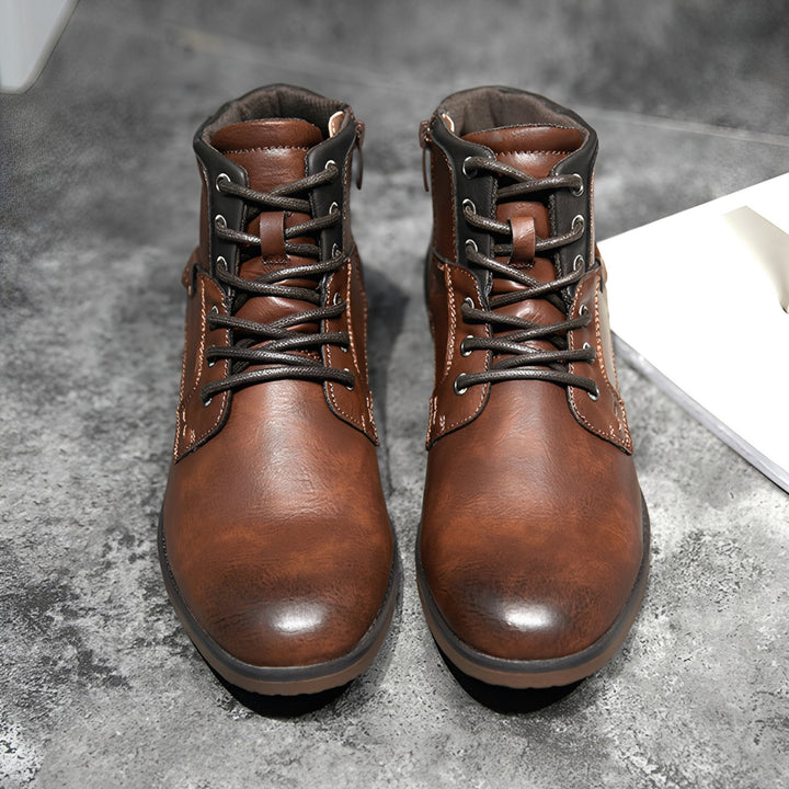 Komfortowe męskie buty trekkingowe retro. Stylowe obuwie zimowe na każdą drogę, dostępne w dużych rozmiarach.