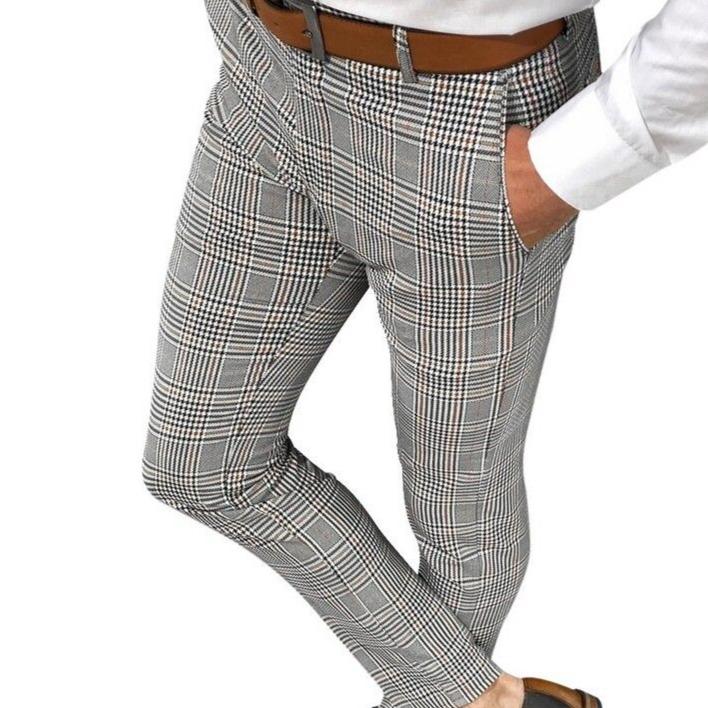 Męskie spodnie materiałowe slim fit w elegancką kratę, idealne do casualowych i smart-casualowych stylizacji.